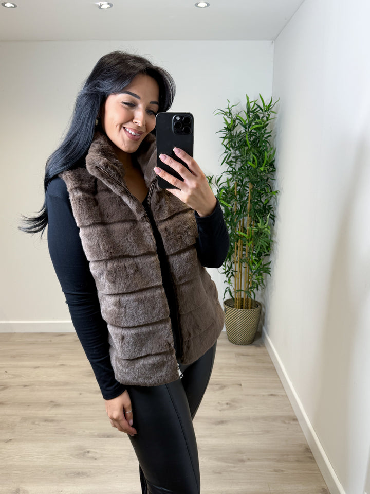 Leonie Faux Fur Gilet - Mocha