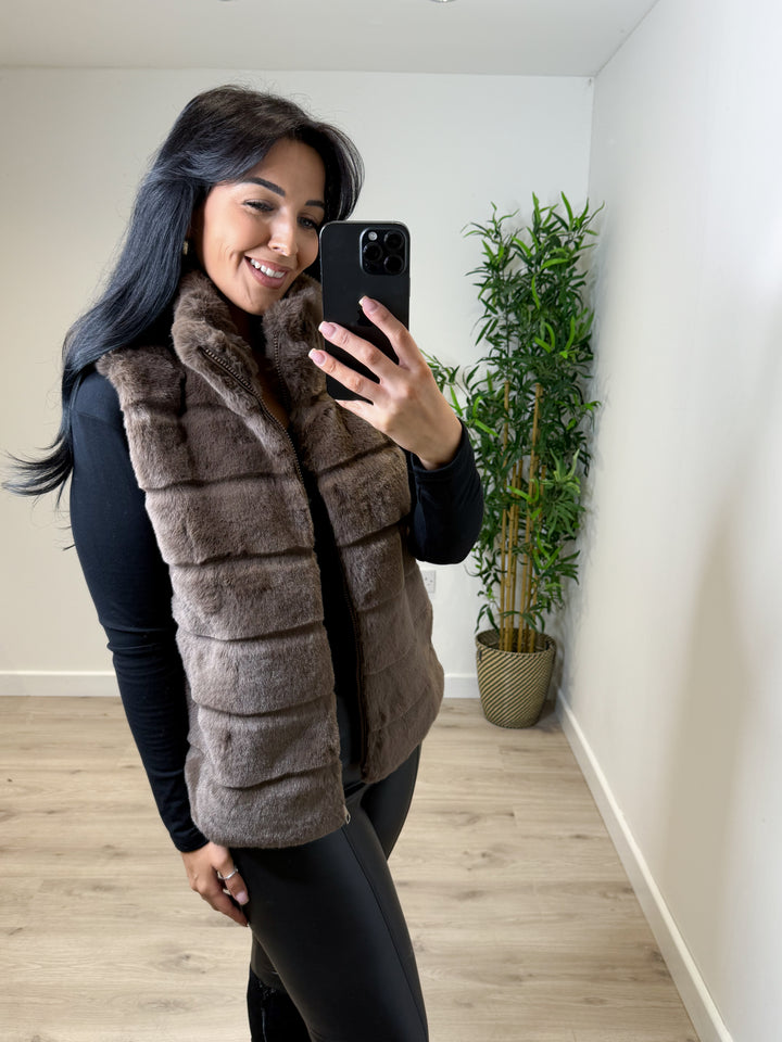 Leonie Faux Fur Gilet - Mocha