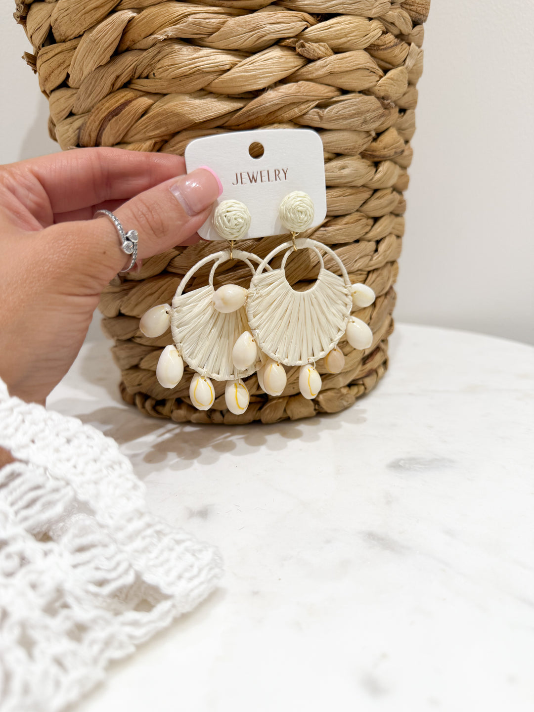 Shell Earrings - Beige
