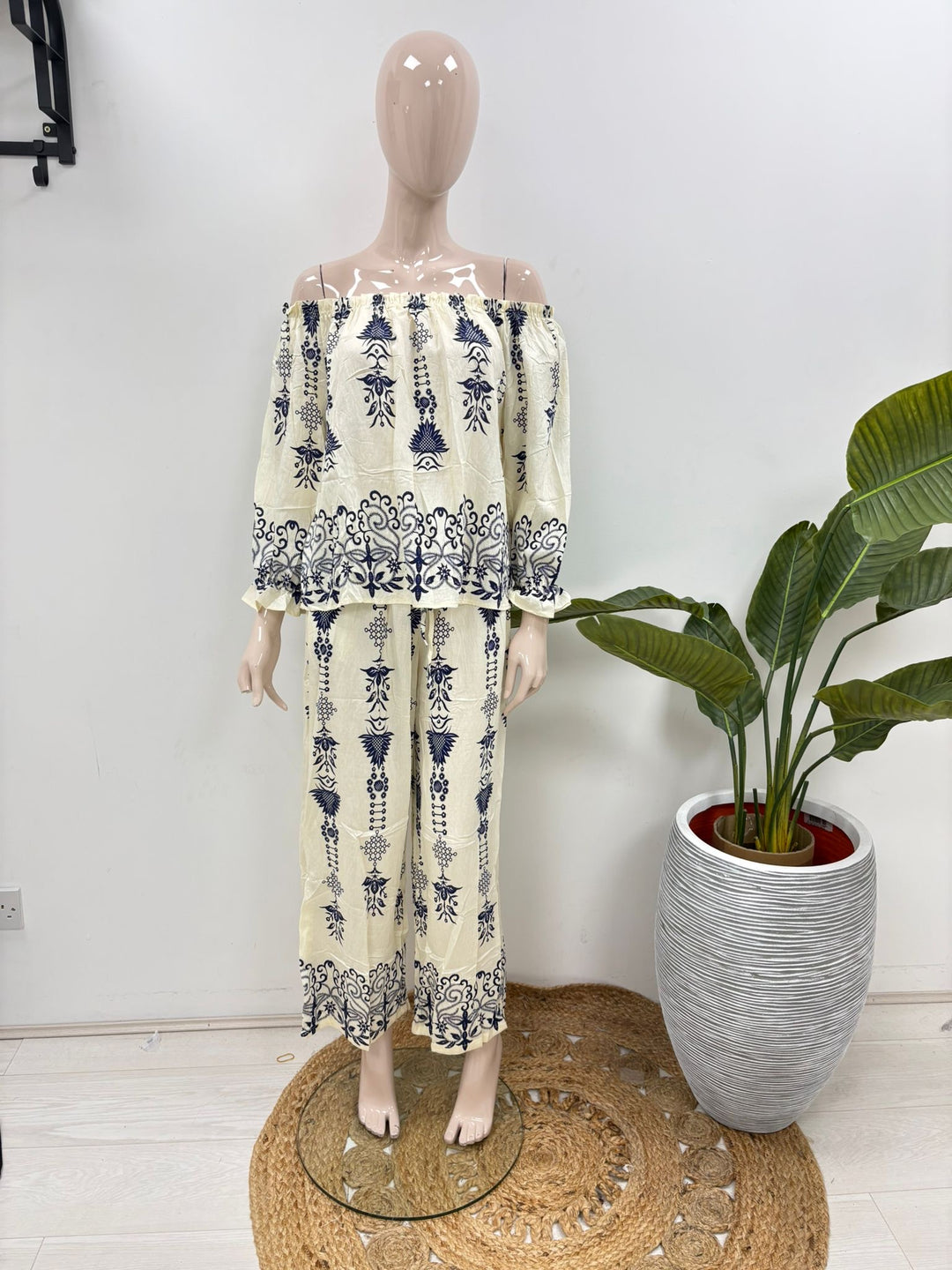 Miranda Set - Beige/Navy