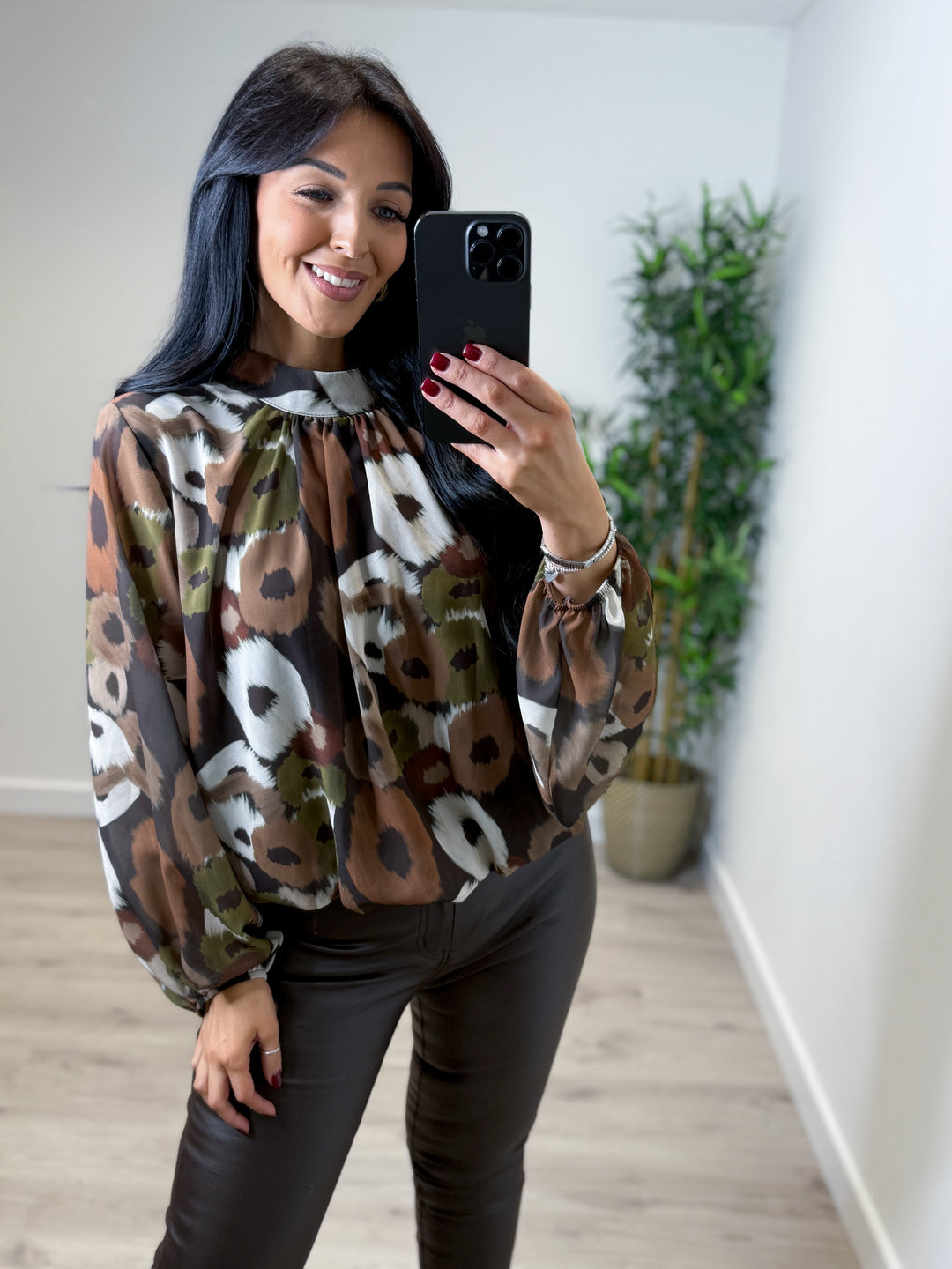 Hetty Bubble Hem Top - Khaki Green