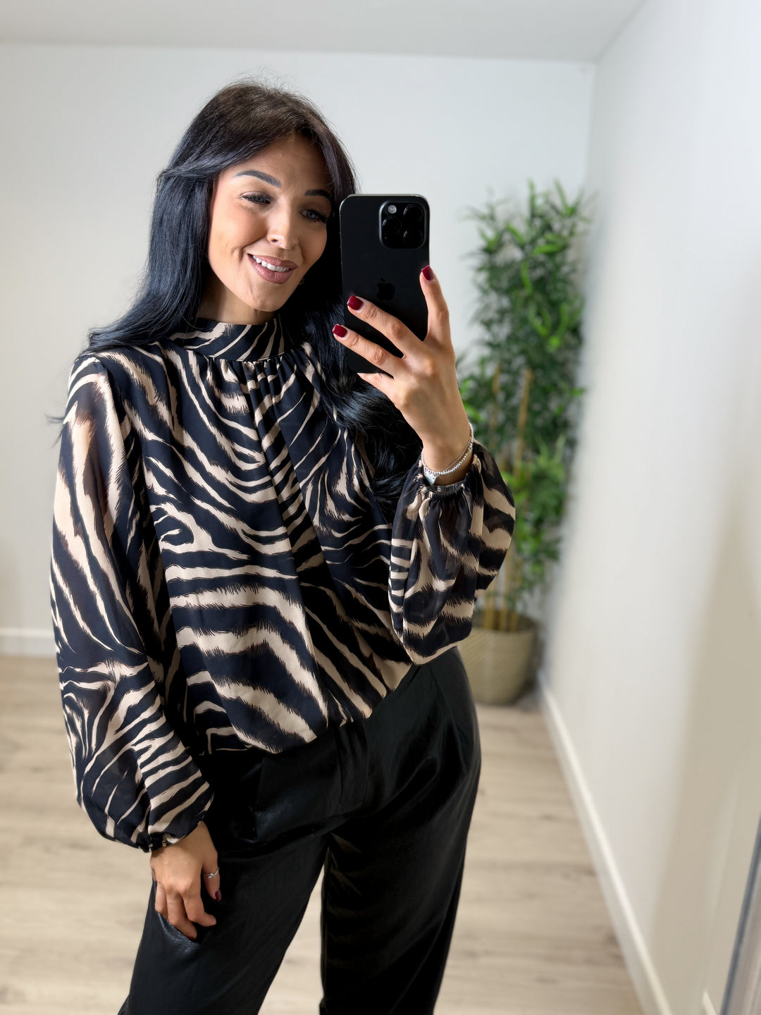 Zebra Bubble Hem Top - Black