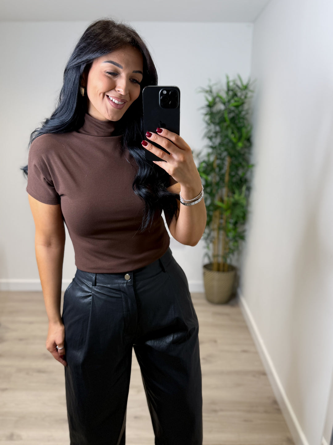 Basic Short Sleeve Top - Black