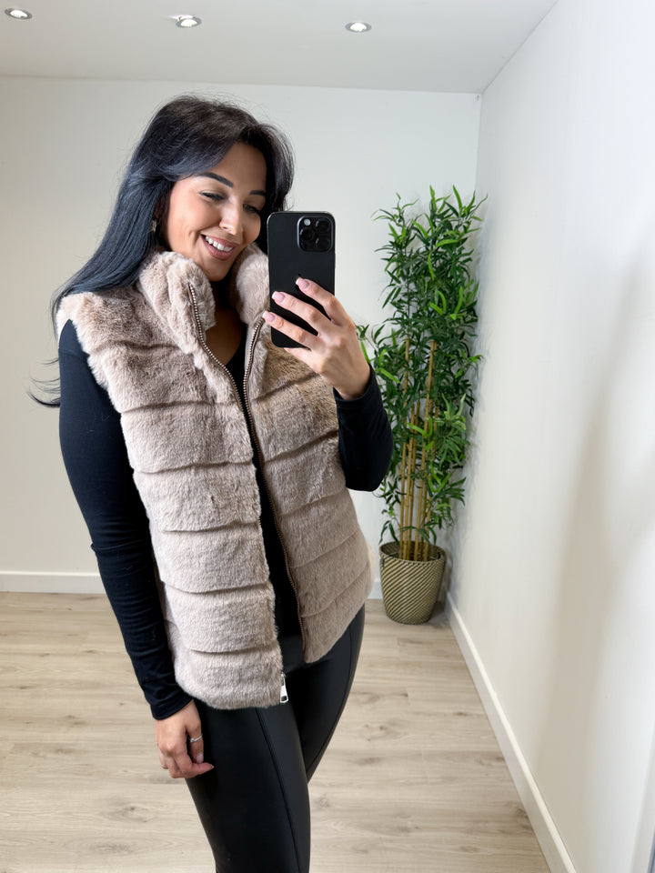 Leonie Faux Fur Gilet - Beige