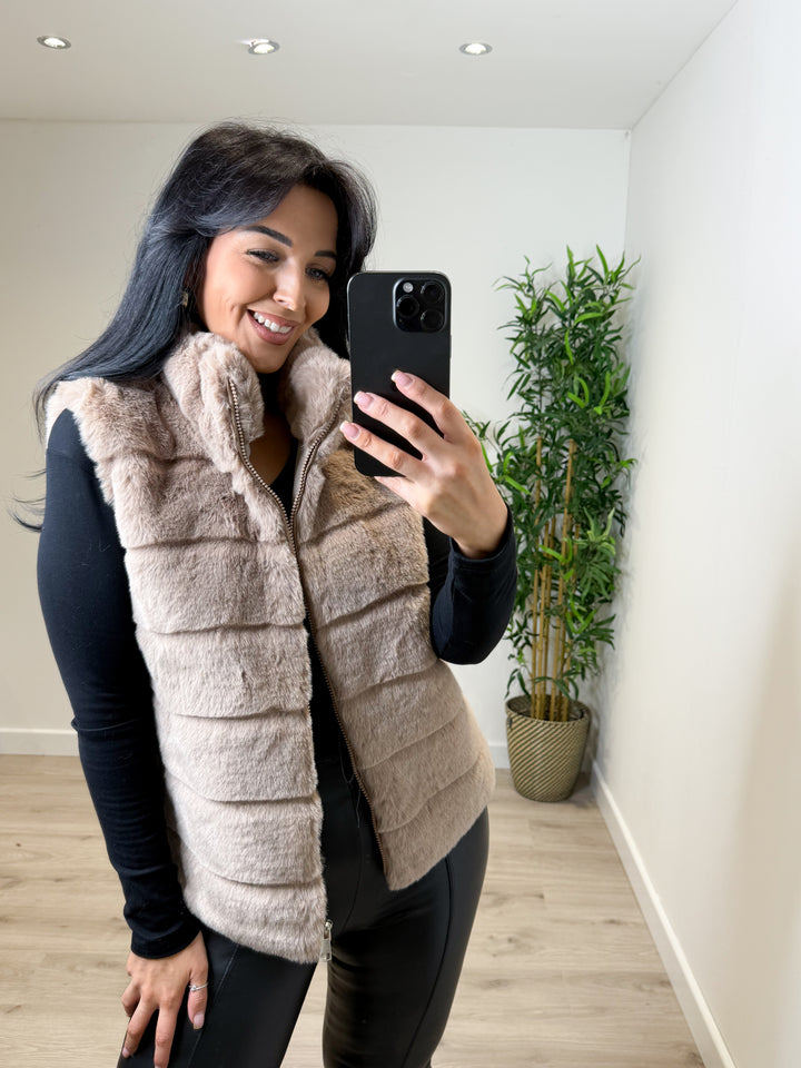 Leonie Faux Fur Gilet - Beige