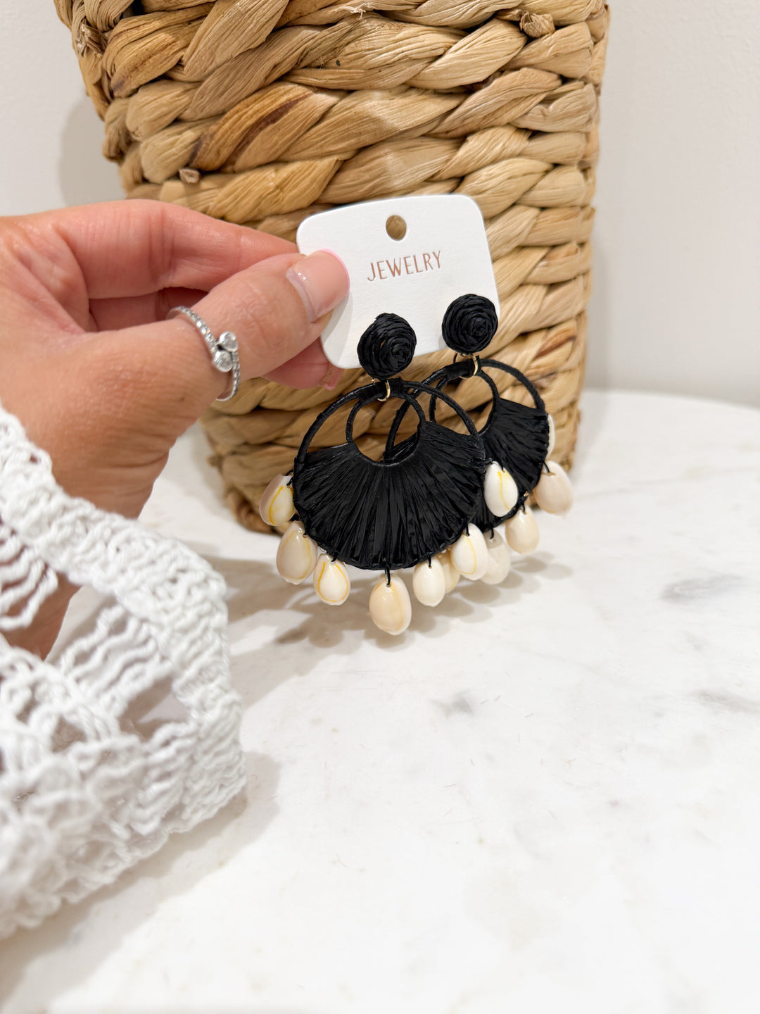 Shell Earrings - Black