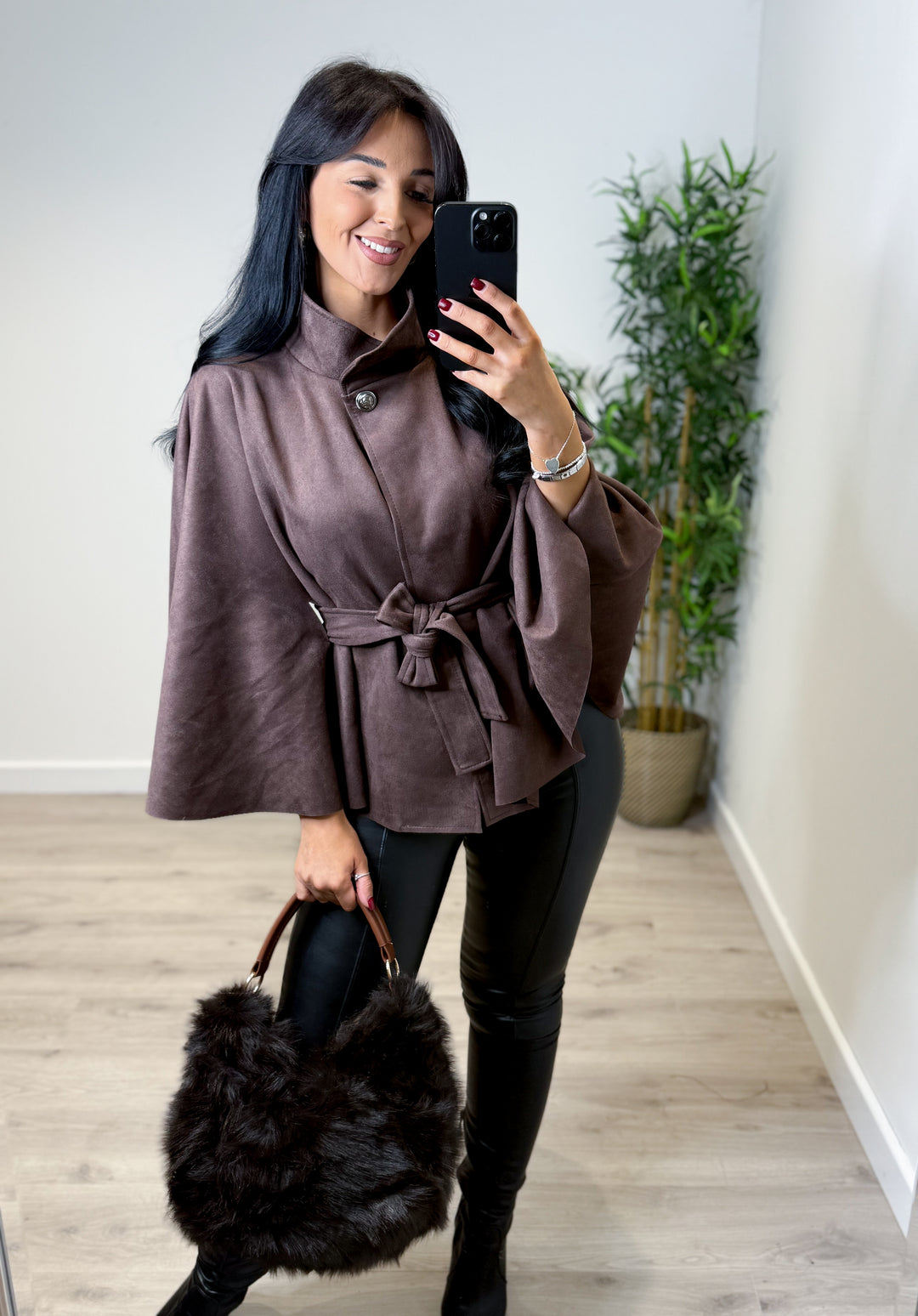 Quinn Chocolate Cape